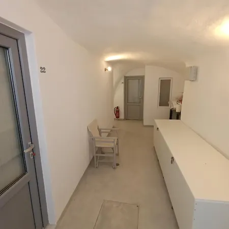 דירה Basement Economy Center
